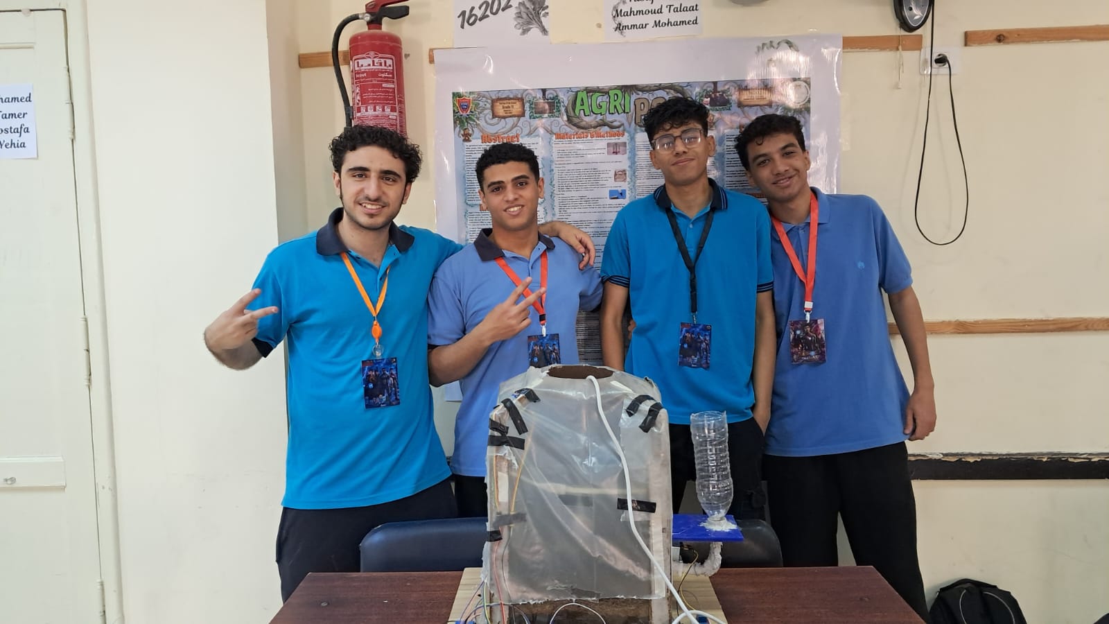 photo of Grade 11, second semester's capstone project and team